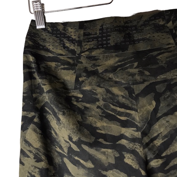 Lululemon Current State Swim Short 9" Inseam Green Black Workout Men's Waist 28 - Picture 10 of 12